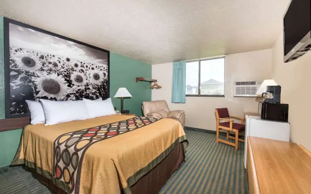 Super 8 By Wyndham Devils Lake