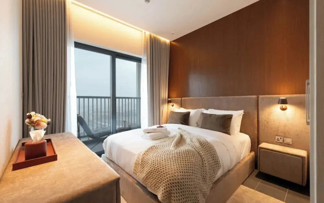 Luxury 1BR High-Floor Retreat