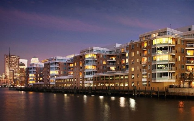 Отель Luxy Suites Harborside вид на фасад