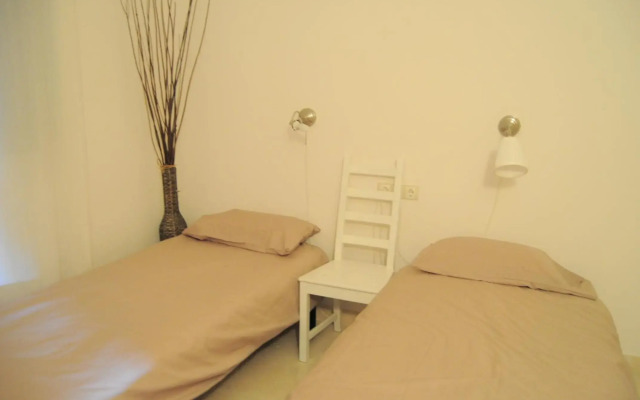 Precioso apartamento con jardín y piscina comunitaria