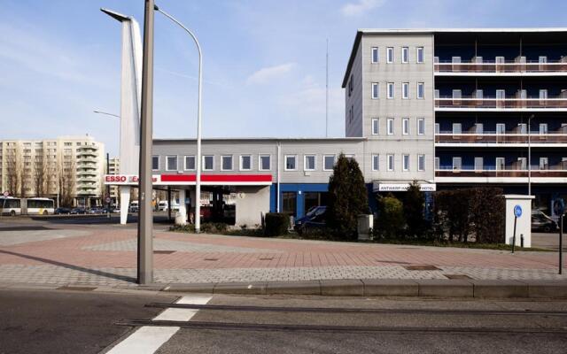 Antwerp Harbour Hotel вид на фасад
