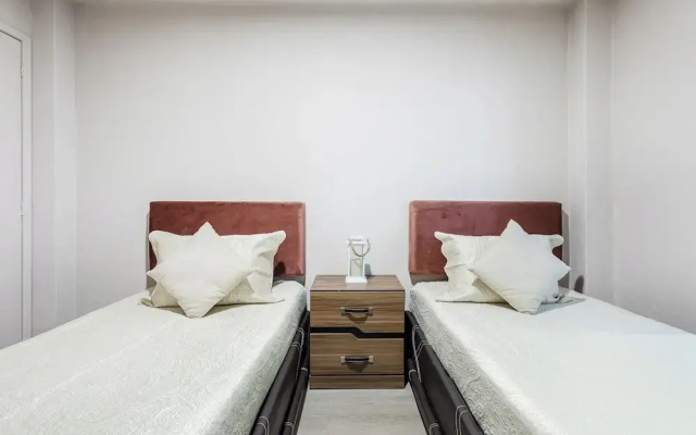 Elevate Your Roma Stay - 2BR - Wifi - Sleeps 7