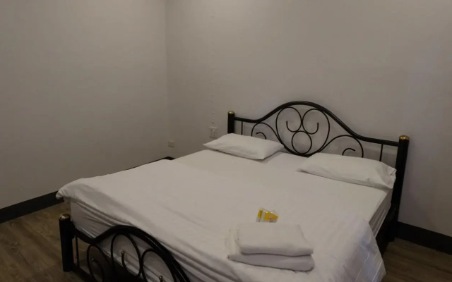 Ai Aroon Apartment