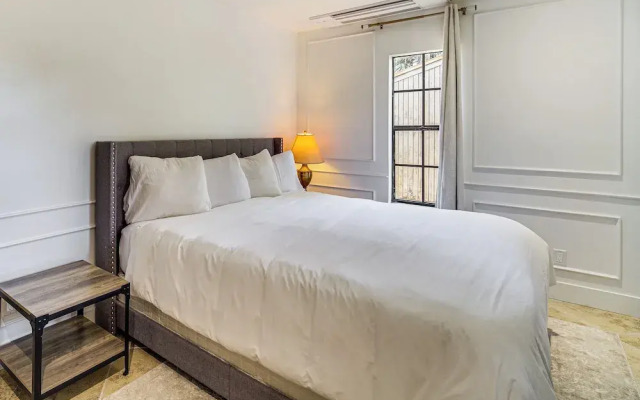 1 Block to Beach & Eats: Modern Indialantic Apt