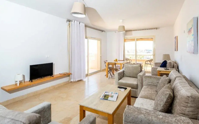 Seaside serviced apartments