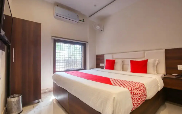 Hotel Midway by OYO Rooms