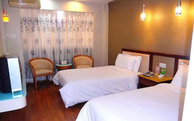 West Lake Hotel