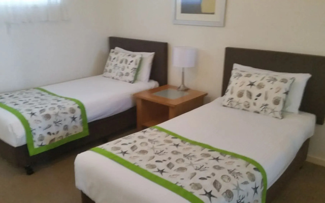 Flynns Beach Resort