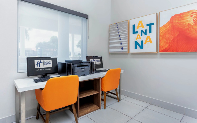Holiday Inn Express & Suites Lantana by IHG