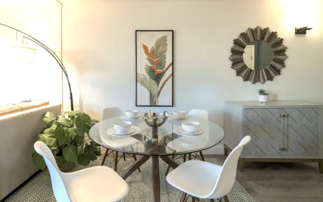 Penthouse 701 Condo
