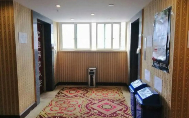 Chongqing Juhao Wanjia Hotel (Jintong Road Subway Station, Auto Expo Center)