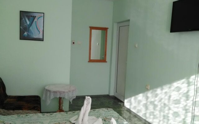 Отель Guest House Silver Pearl Балчик комната для гостей