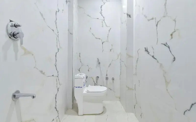 Fabhotel Grand Bala