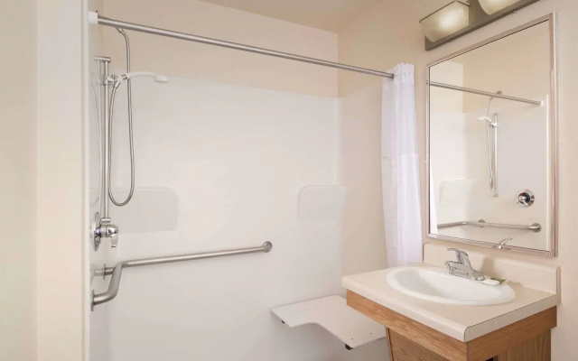 WoodSpring Suites Macon North I-75