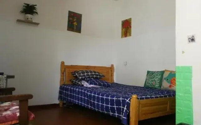 80 Youth Hostel