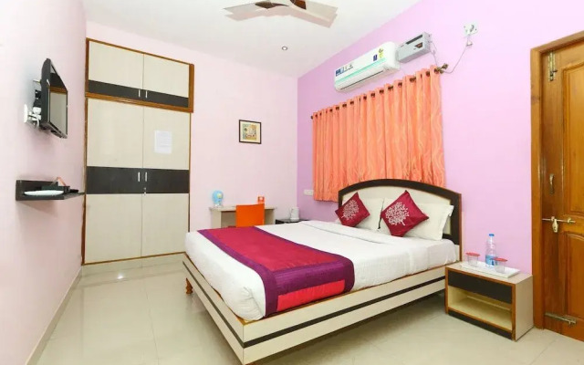 OYO 2612 Hotel Fiesta House