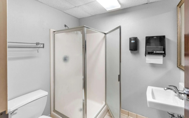 Clarion Inn & Suites Indianapolis Northwest