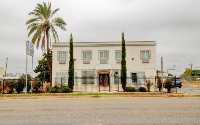 Whitehouse Inn Dilley