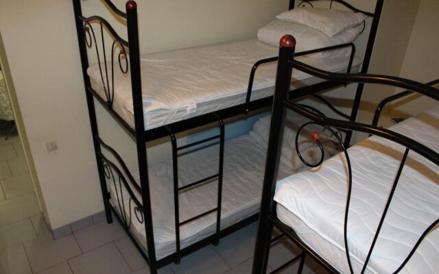 Hostel Holiday Host комната для гостей