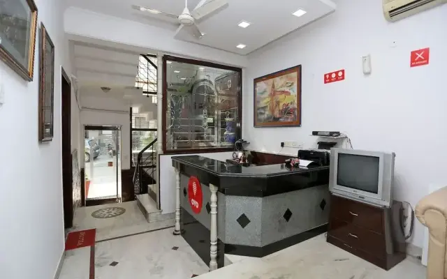 OYO 1879 Hotel Imperial Inn