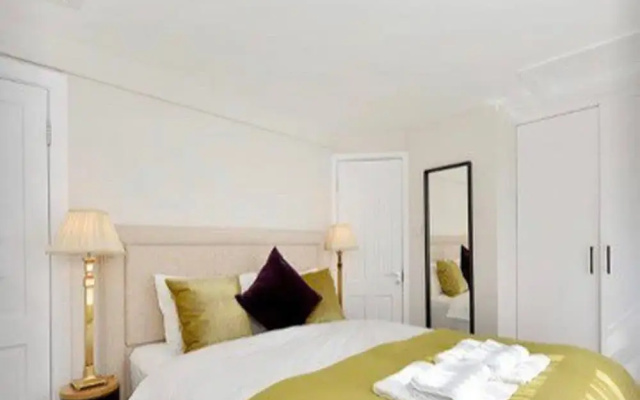 Stunning 3 Bed Townhouse In Belgravia