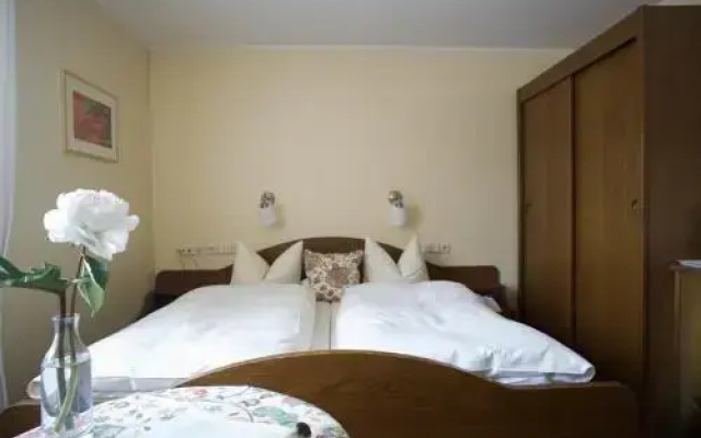Landhotel Lutz UG