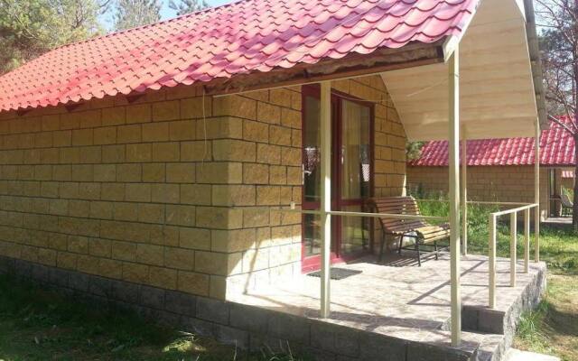 Отель Sevan Lake Cottages вид на фасад