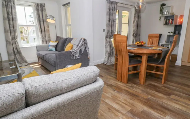 14 Melvill Court