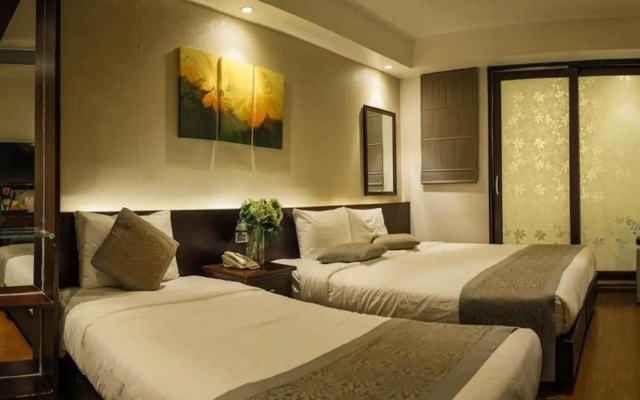 Rising Dragon Grand Hotel