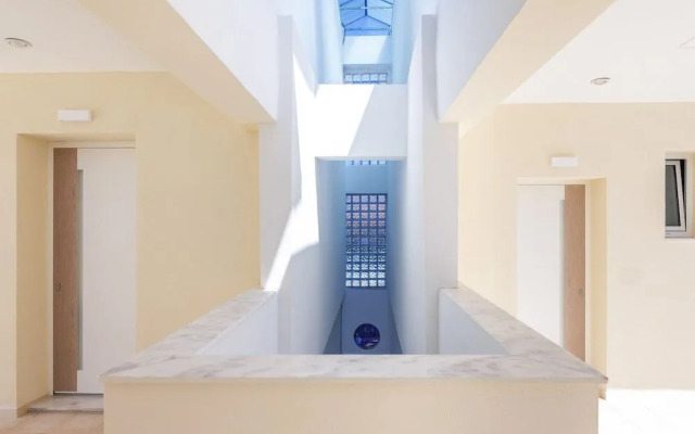 Kentro Luxury Suites