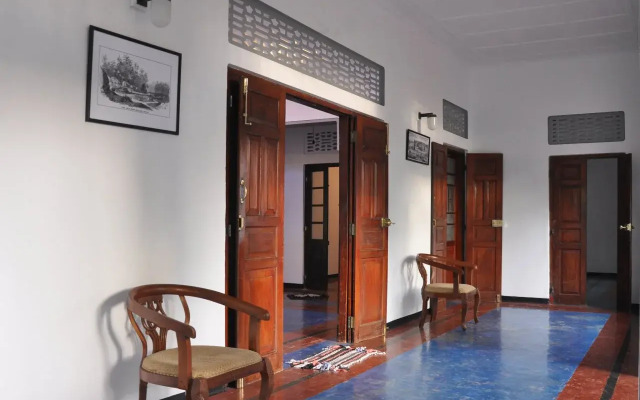 Galle Star Holet