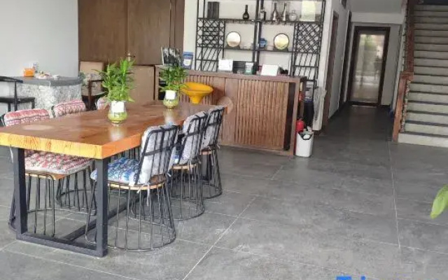 Ruyuan Homestay (Fairy Mountain Visitor Center)