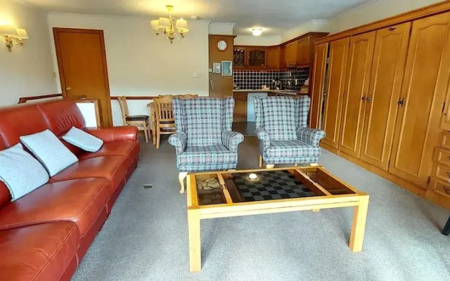 Loch Rannoch Highland Club Red Squirrel Lodge 01