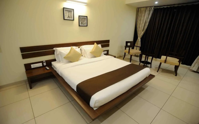 Hotel 3 Leaves