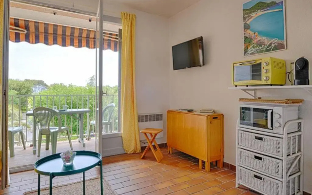 ST-CYR - Studio avec balcon, vue mer et proche plage