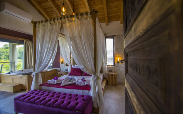 Outstanding Villa with Private Pool and Jacuzzi in Fethiye