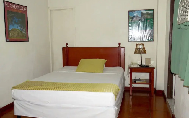 Hotel Villa Serena Flor Blanca