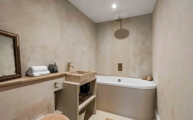 Chantry House With Free Parking By My Getaways