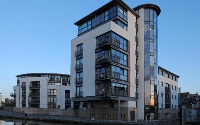 Апартаменты Fountain Court Apartments - EQ2 вид на фасад