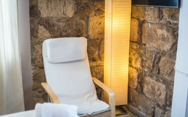 Elegant Kerameikos Apartment