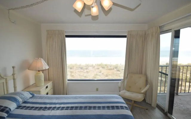 Marigot Beach 209 2 Bedroom Condo by RedAwning