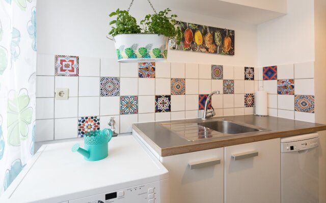 Отель Fr.balcony-trendy neighborhood-2BR 45sqm Австрия, Вена - отзывы, цены и фото номеров - забронировать отель Fr.balcony-trendy neighborhood-2BR 45sqm онлайн в номере