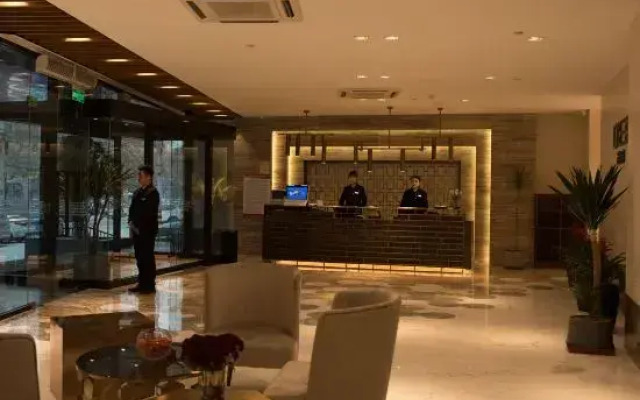 Yi Bao·Guan Zhi Hotel (Jiaozuo High-Speed Rail Station Branch)