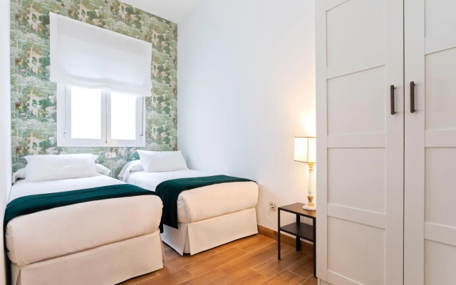 Magnificent 2 BD apartment in the city center. Recaredo VI