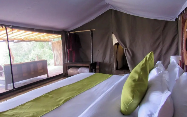 Ahadi Mara Camp