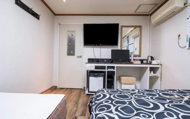 Suwon (Ingye-Dong) Hotel &