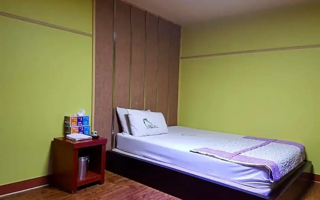 Plus Motel
