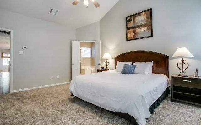 Beautifully furnished 3 bedroom Frisco