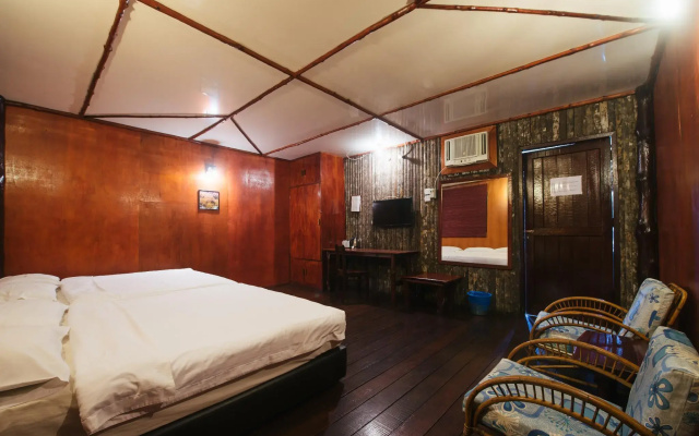 Dragon Inn Floating Resort