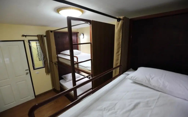 @Home Hostel Wua Lai